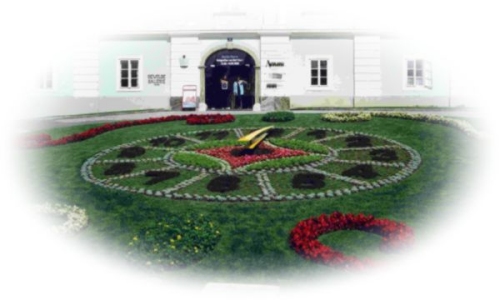 Květinové hodiny před zámkem Klagenfurt / Rakousko