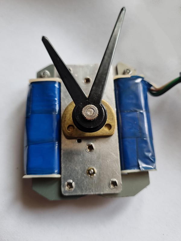 strojek - krokov motor