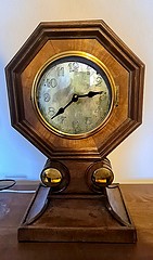 podrun hodiny art deco
